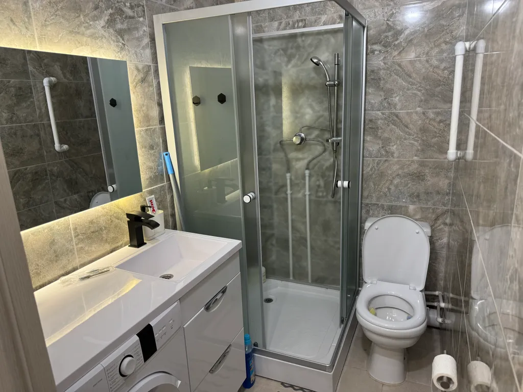 Студия с камином у парка