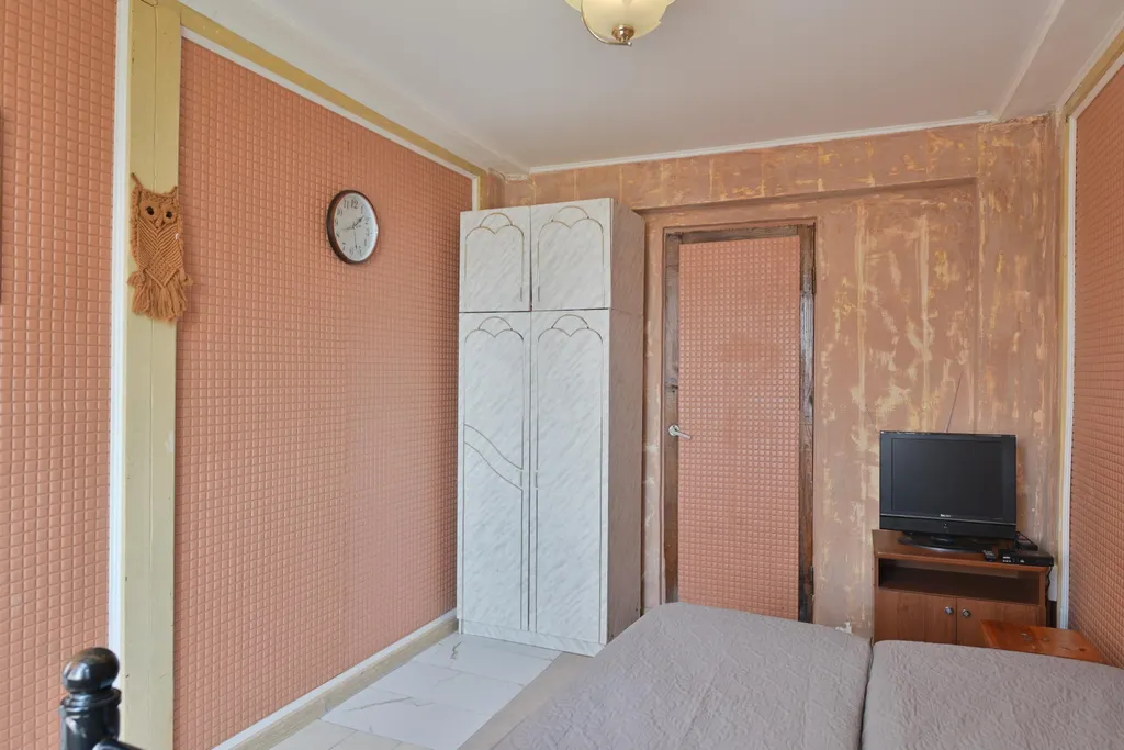 Домик-эконом с террасой и видом на море и горы