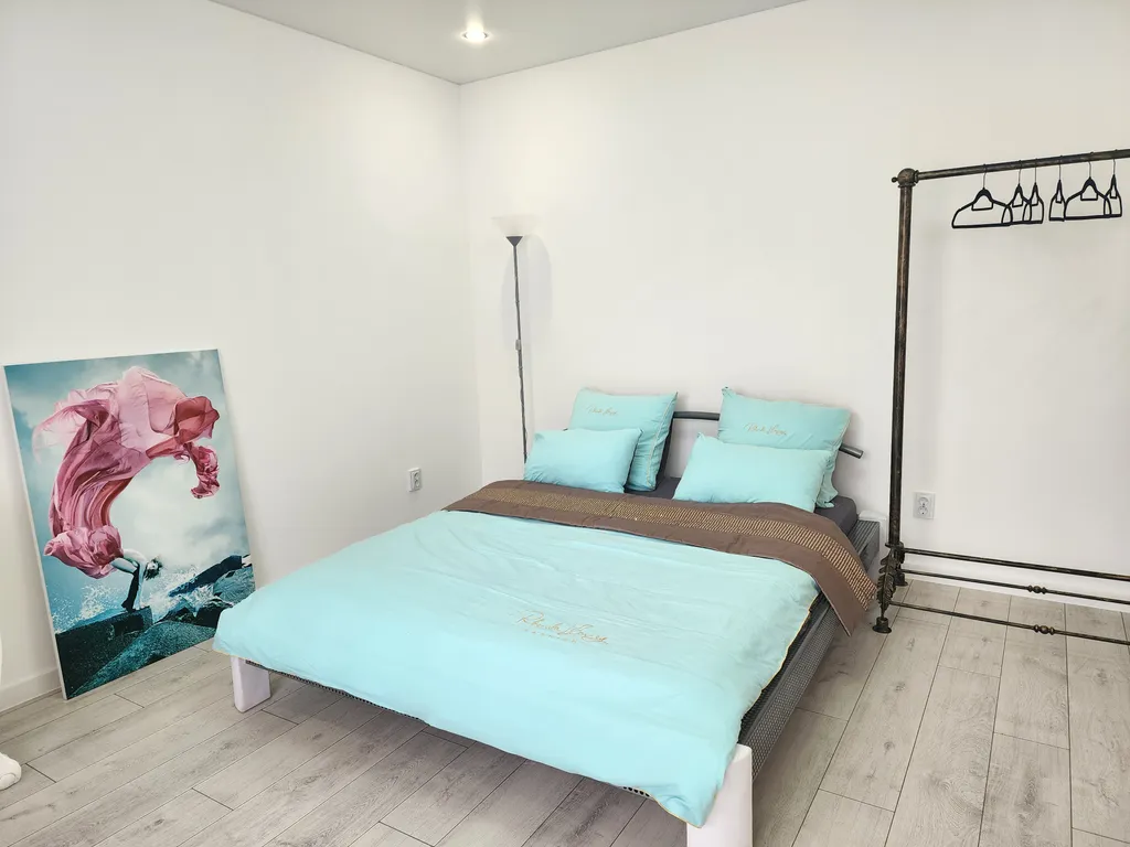 Уютная квартира в ЖК Росгартен у ж/д станции - 20 мин до моря!