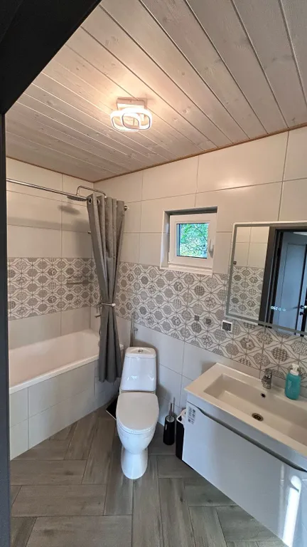 Дом с видом на озеро