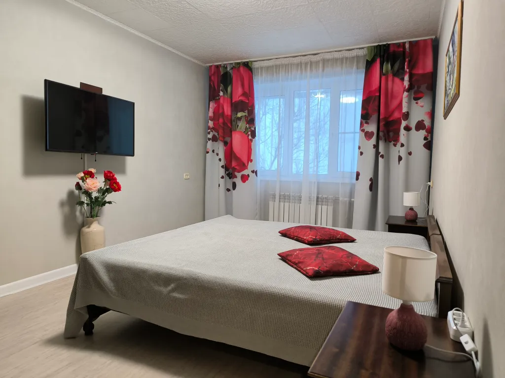 2-х комнатная квартира на 1 этаже — аренда посуточно в Кировск