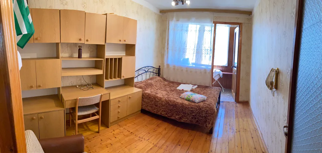 3-комнатная Квартира — аренда посуточно в Пицунда
