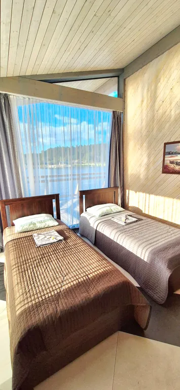 Раухала Стеклянный Коттедж на воде