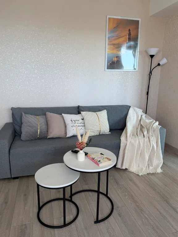 Светлая уютная евро двушка с красивым видом на закат