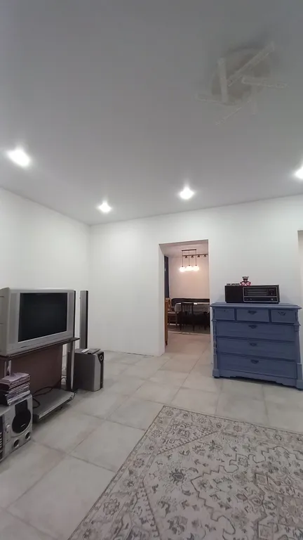 новый благоустроенный дом в тихом месте