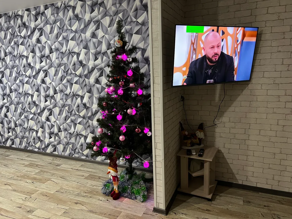 Уютный домик на берегу реки