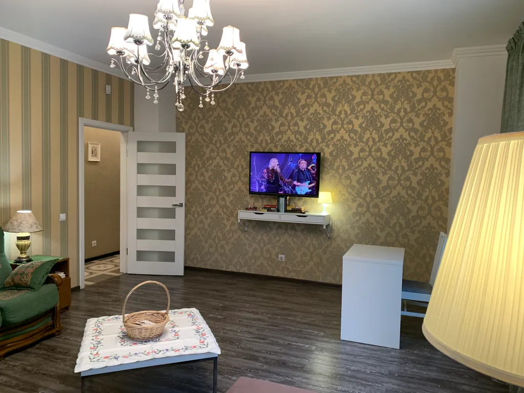 Просторная двухкомнатная квартира в самом центре города