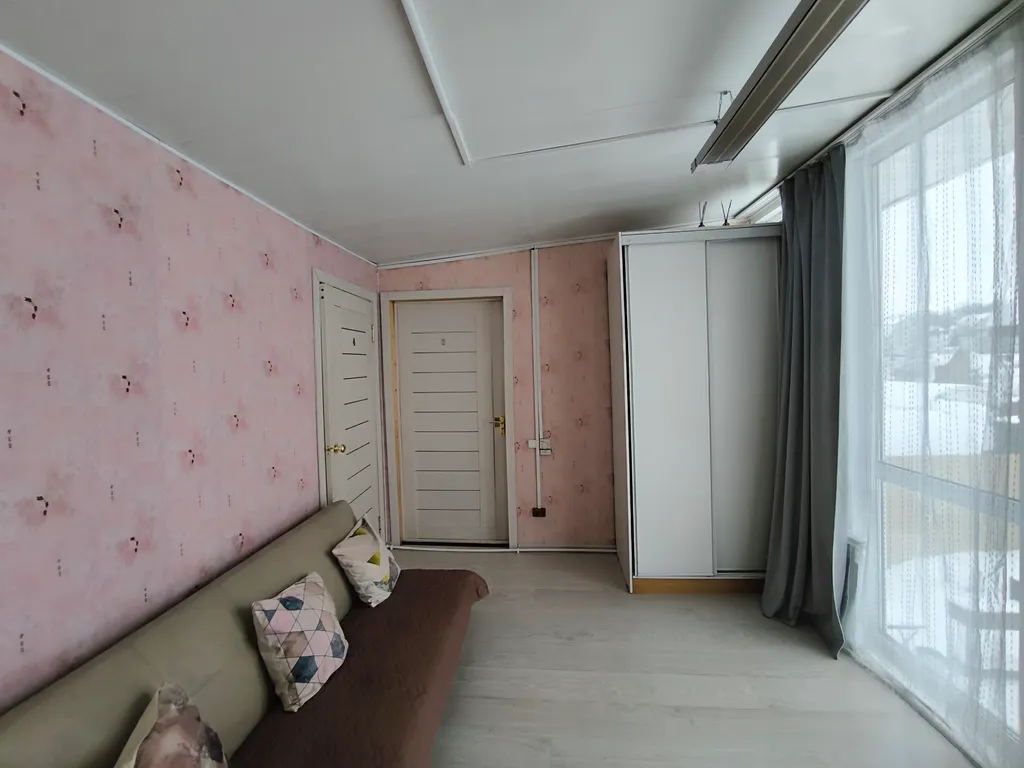 Комфортабельный 2-этажный дом с панорамным остеклением и русской баней