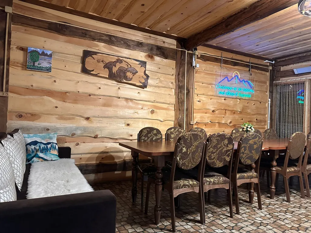 8-комнатный Дом