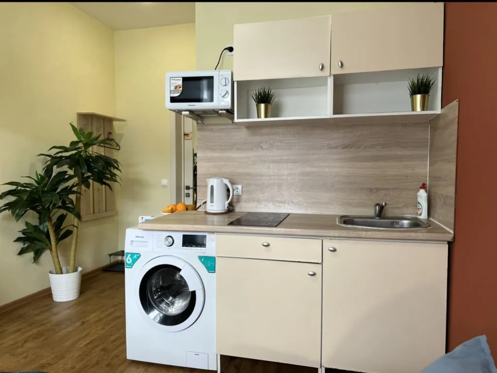 Комфортная студия для проживания двоих гостей около метро