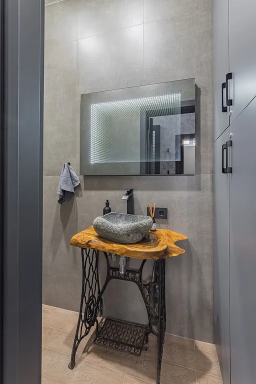 Alice apart в самом сердце Нижнего