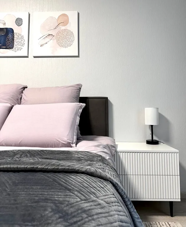 Современная новая квартира в стиле лофт недалеко от берега