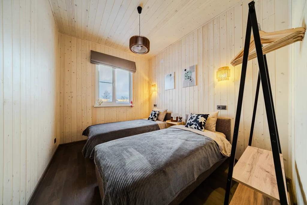 Новый дом с большим столом, кинотеатром, баней