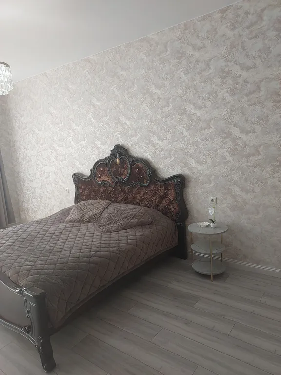 Новый дом в живописной местности ( 5 минут до аэропорта)