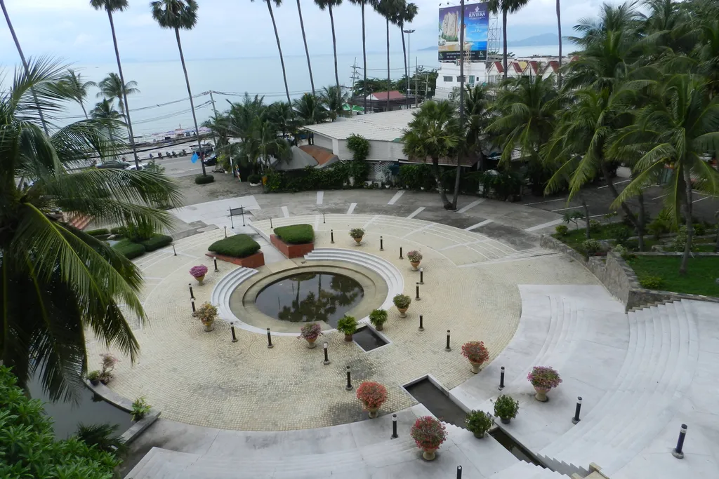 Студия с фронтальным видом на море