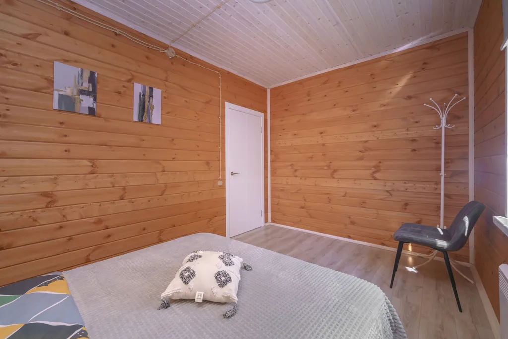 Новый коттедж для отдыха у реки с бассейном и баней