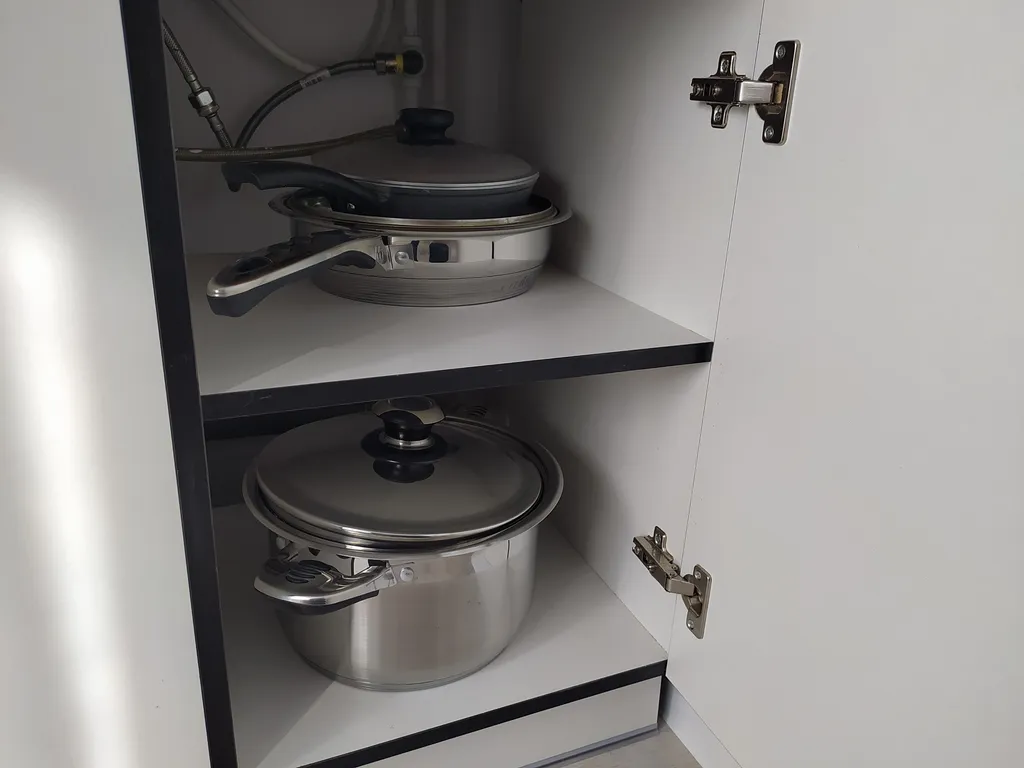 Белый Лофт в районе Крымского рынка