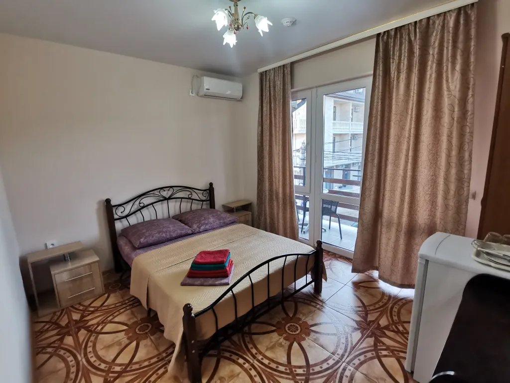 Квартира Номер для двоих с балконом — аренда посуточно в Дивноморское