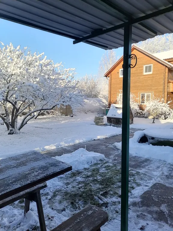 Дом 2 этажа, баня на дровах