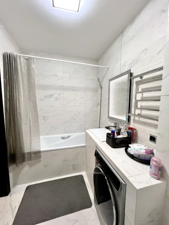 Двухкомнатная квартира в центре с 2 лоджиями