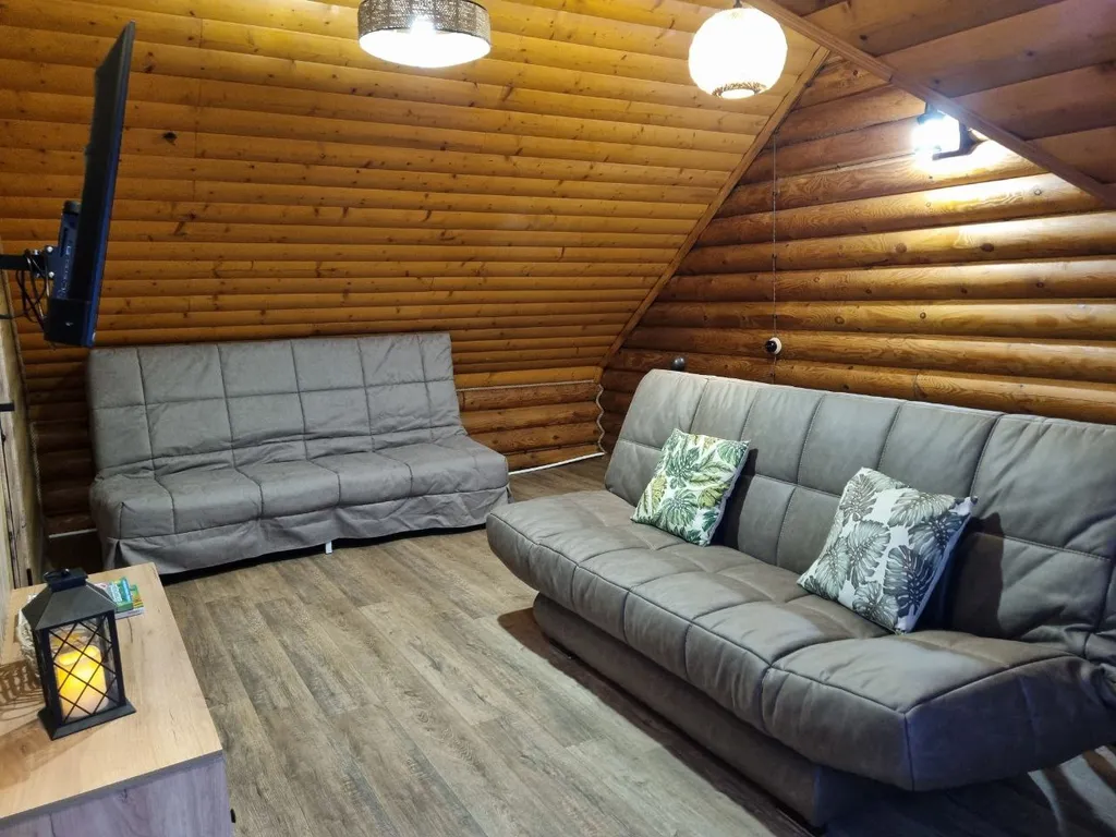 Коттедж с термальным бассейном и баней Green House