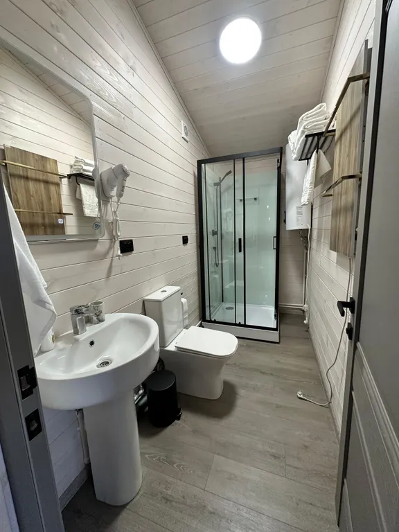 Коттедж 2 новый в самом сердце Домбая