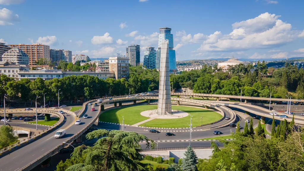 Central apartment with a swimming pool