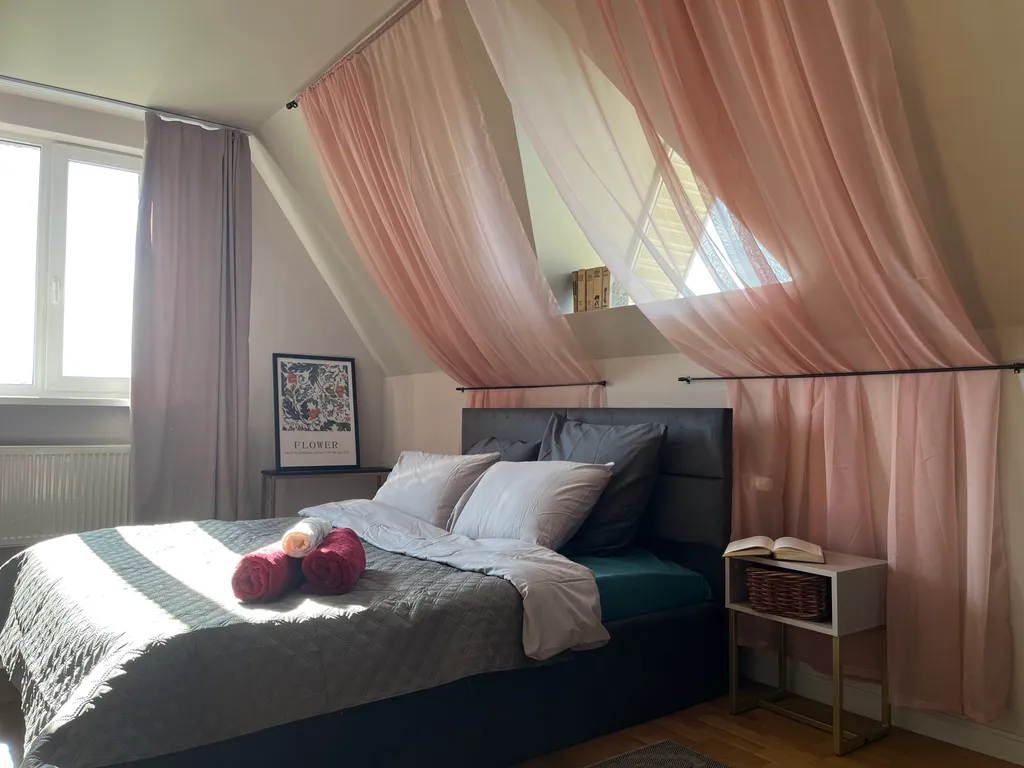 Коттедж на берегу Невы с lounge в гараже