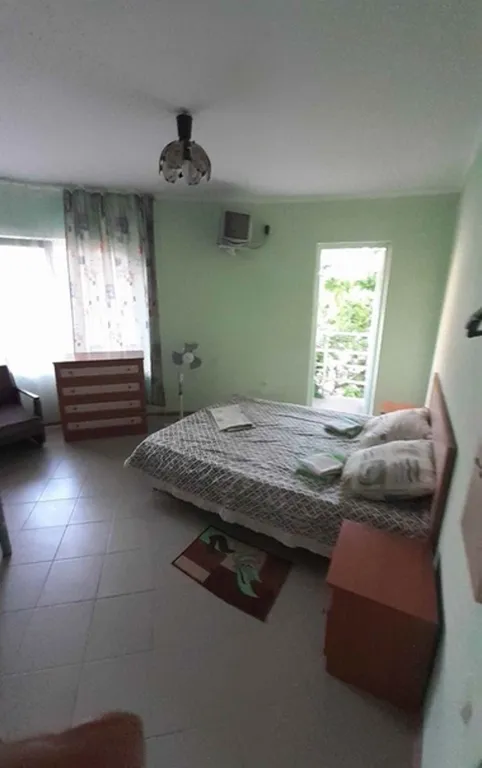 Четырехместный номер с балконом, кондиционером, 2 этаж.