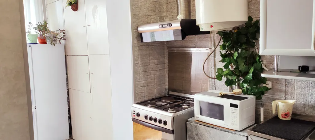 Заходи и живи