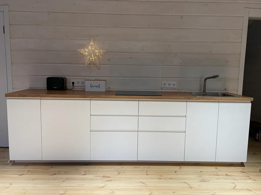 Уютный дом в лесу