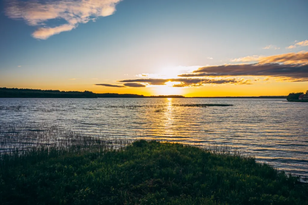 Эко-дом с роскошными видами на берегу озера