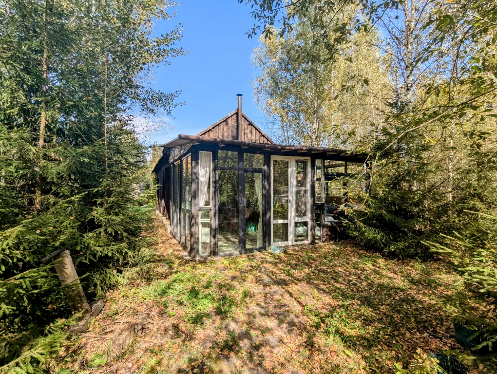 Коттедж Уютный домик с камином и бассейном — Глазово