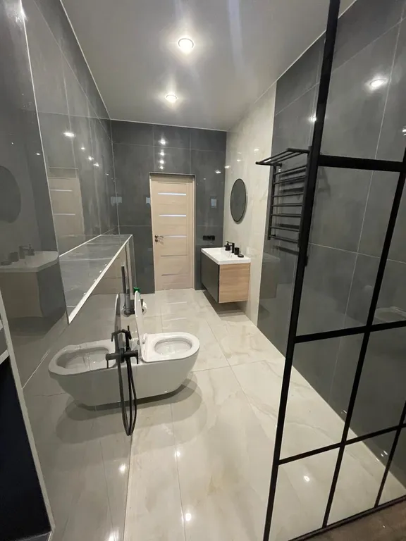 Современный коттедж рядом с заливом