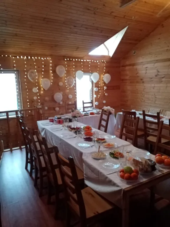 Уютный дом на берегу реки