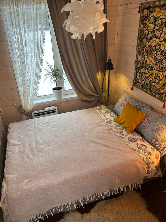 Голландский домик у леса