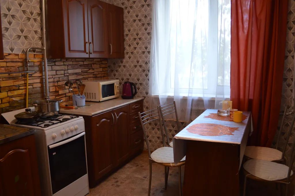 Просторная двушка в центре, парк во дворе дома