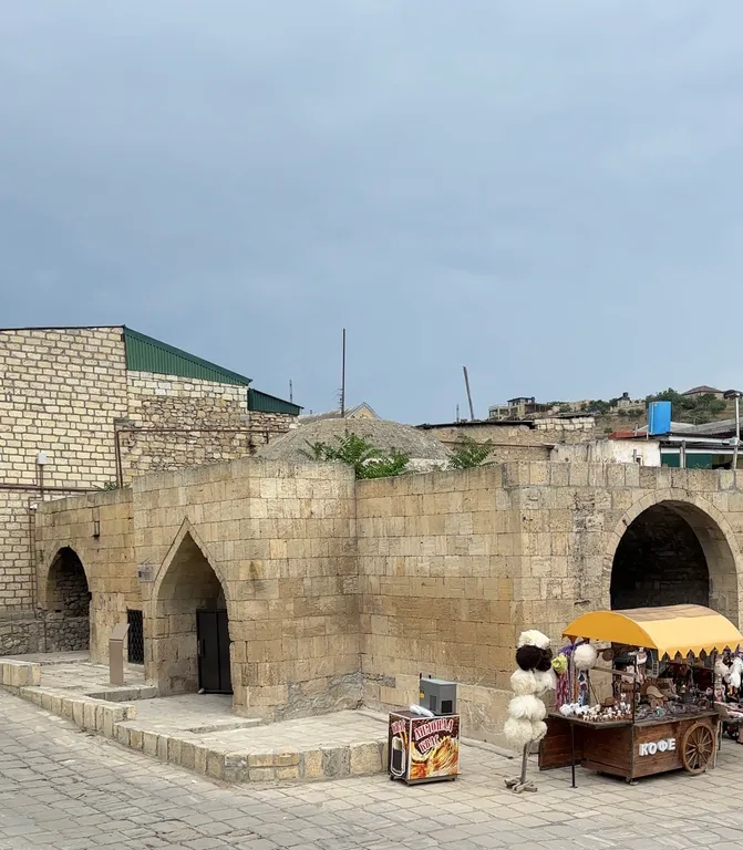 Дом на торговой площади с видом на крепость