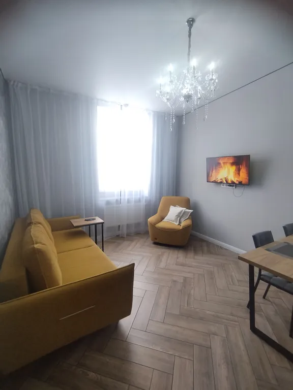 Удобная  квартира с отдельным входом и двумя спальнями