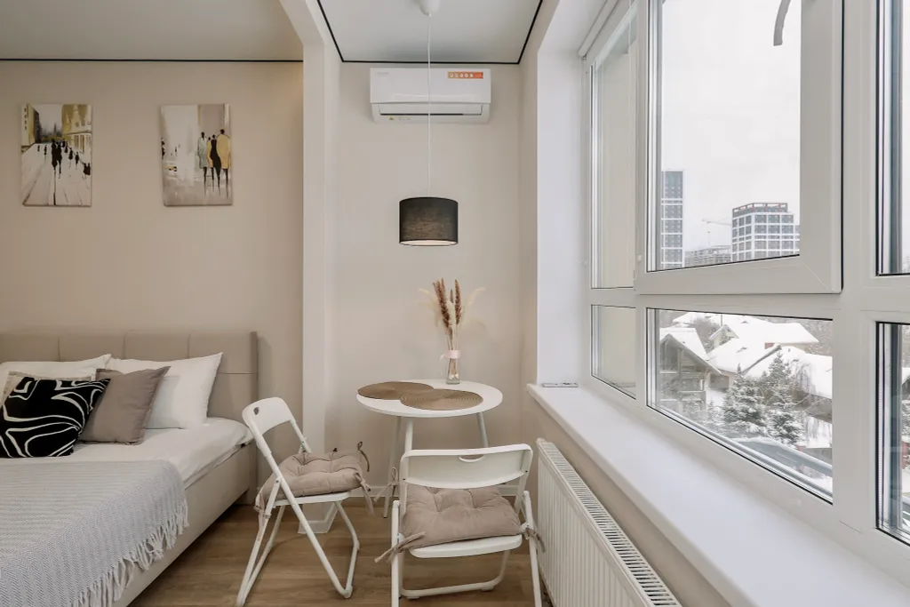 Великолепная студия, совмещенная с лоджией, для двоих гостей