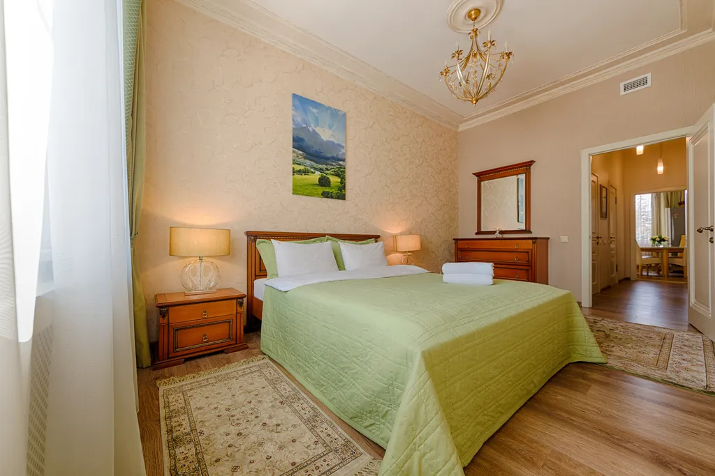 Квартира 4-комнатные апартаменты в центре города с видом на проспект — Минск