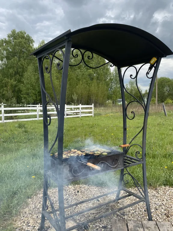 Дом с панорамными окнами и камином в Болотов Деревне