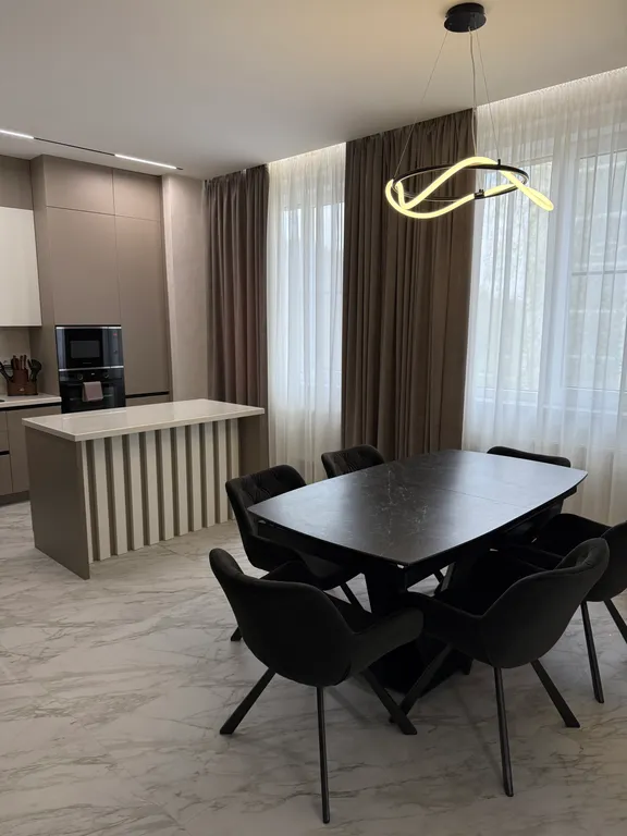 Просторная квартира с дизайнерским ремонтом — аренда посуточно в Железноводск