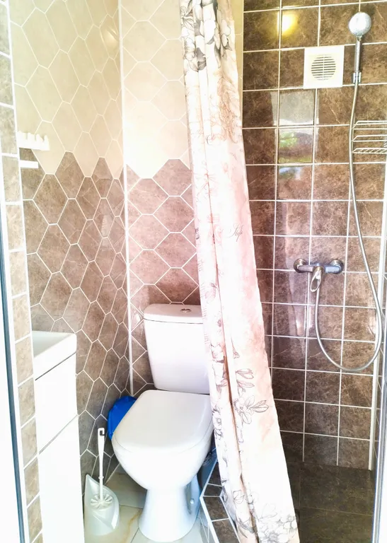 2-местная комната с удобствами балконом в 7 минутах до моря