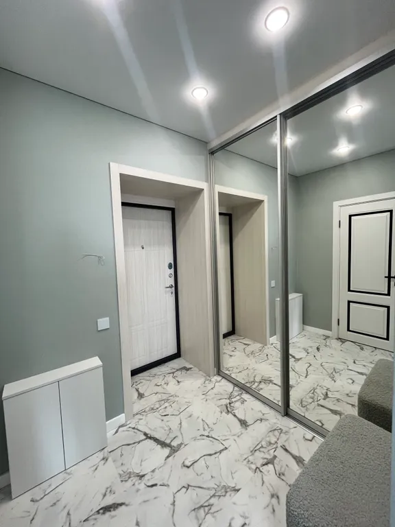 У ресторана! 14-й этаж и с видом на город.