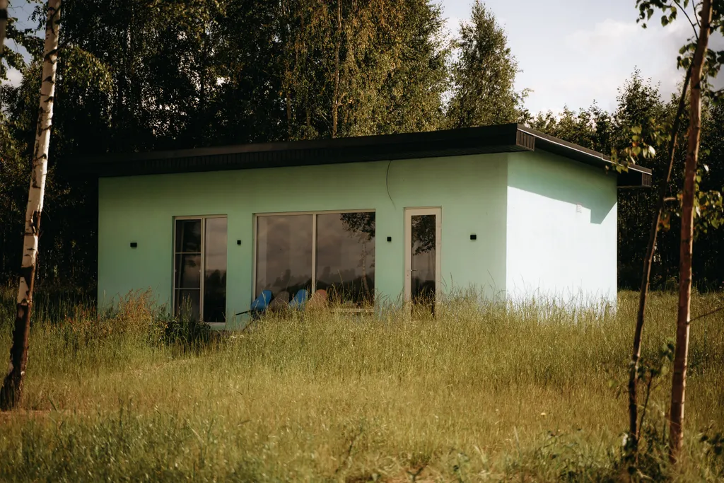 Панорамный дом с видом на воду, на берегу Вазузского водохранилища