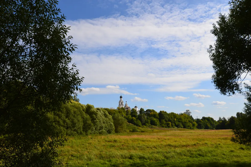 Просторный дом с баней в тихой деревушке у реки