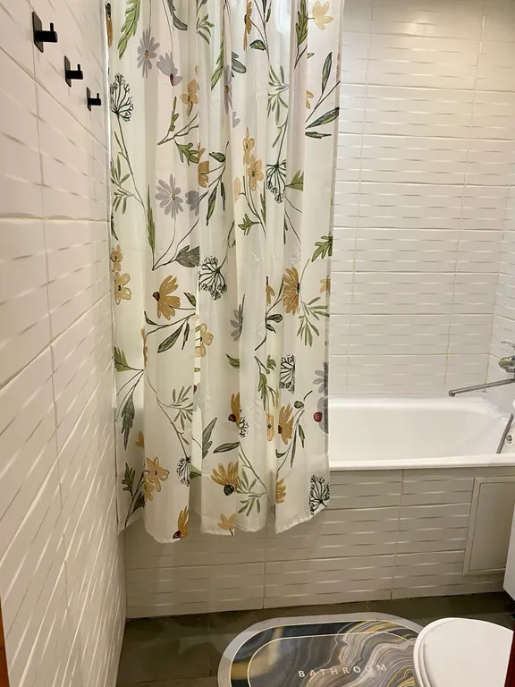 Однокомнатная квартира в тихом районе с развитой инфраструктурой