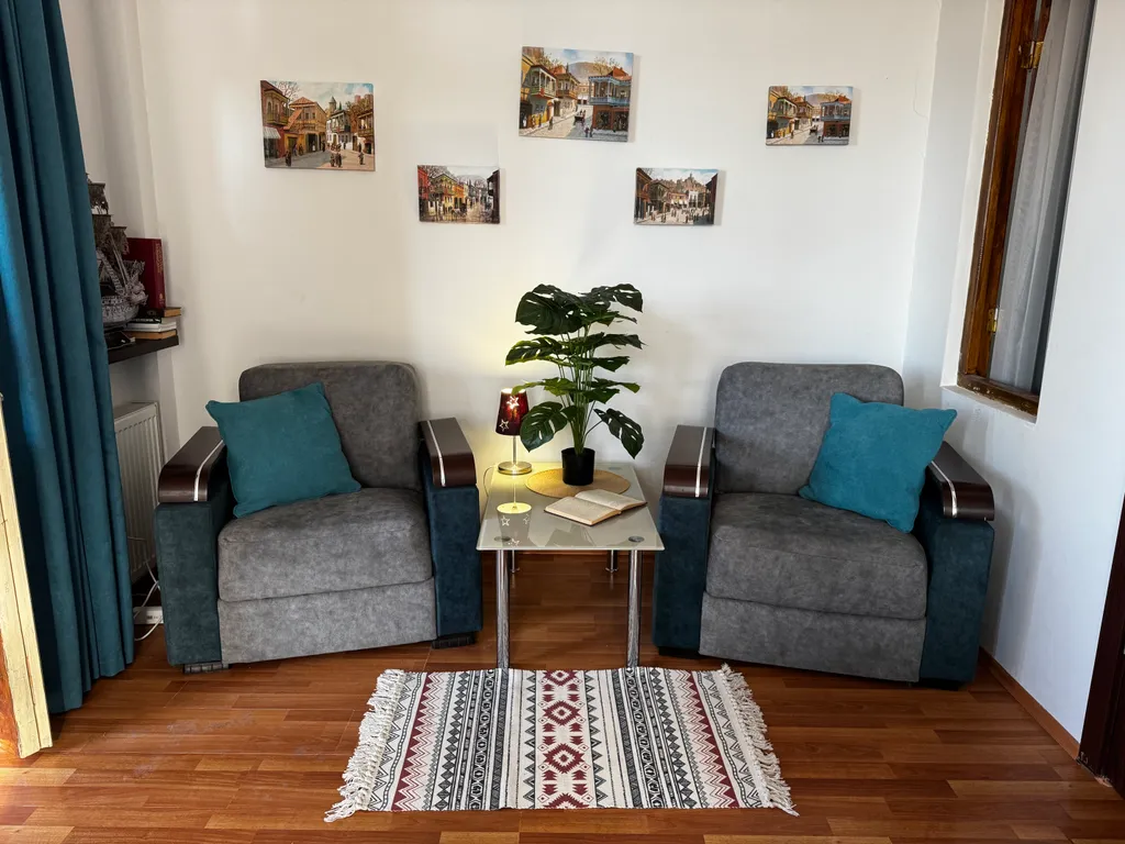 Трёхкомнатные апартаменты в Старом городе с видом на весь Тбилиси