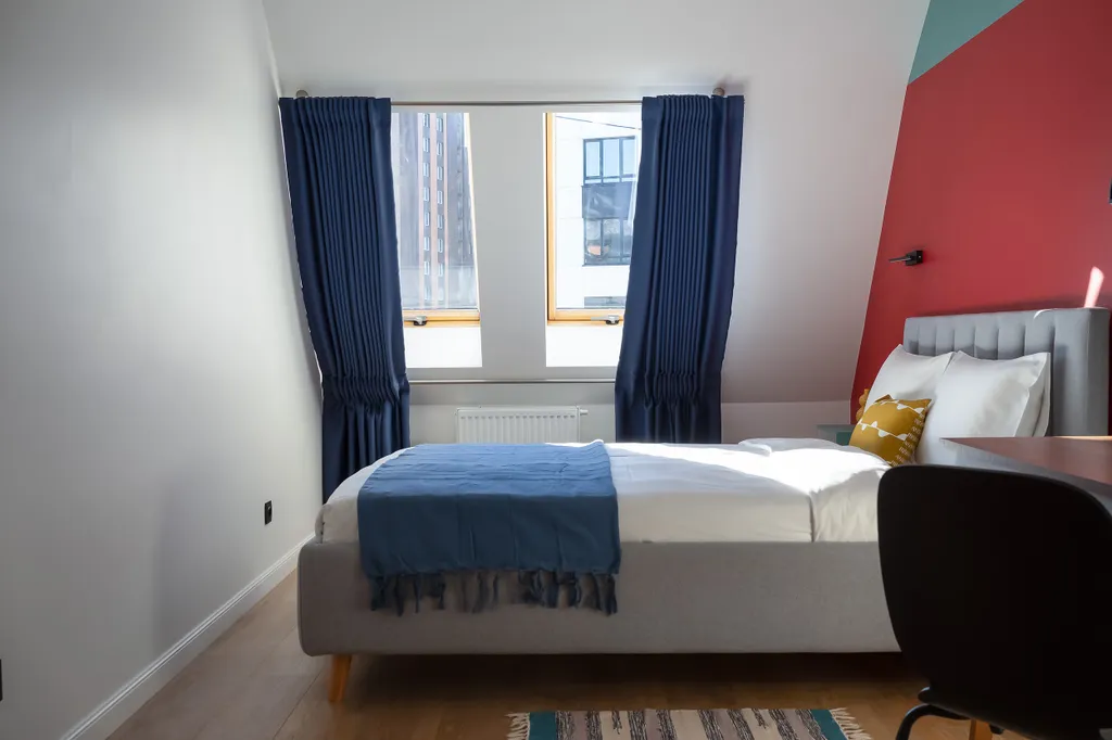 Квартира Квартира Комфортабельная евродвушка Мансарда у Верхнего озера — Калининград